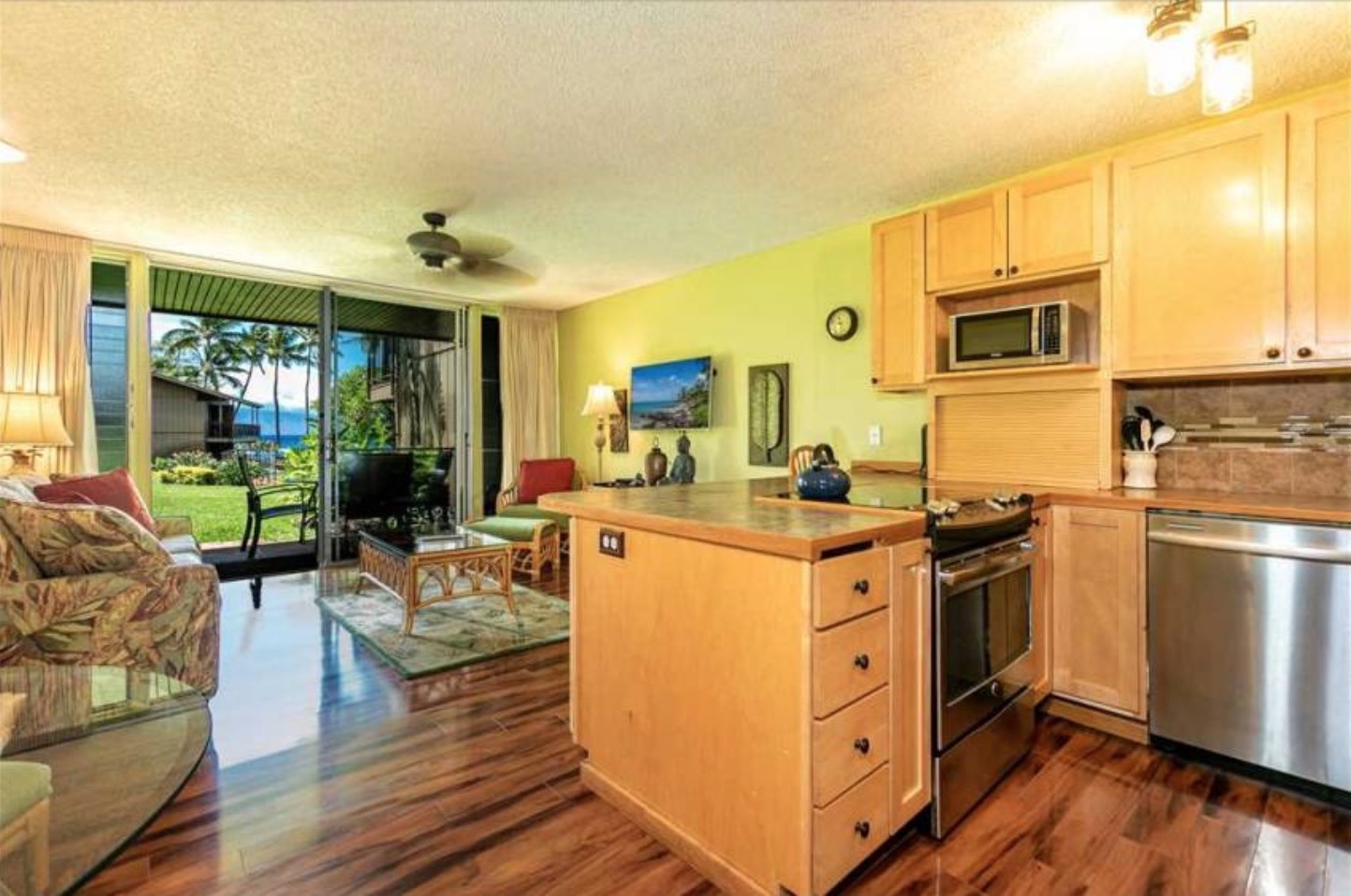 Polynesian Shores Resort, Maui